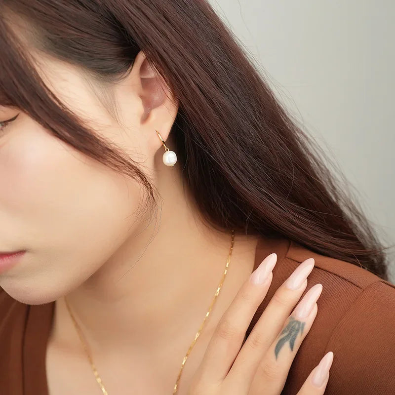 Temperament Natural Freshwater Pearl Hoop Earrings for Women 14K Gold Plated Copper Huggie Earring Statement Daily Jewelry